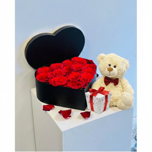 ثلاثي عناق عيد الحب